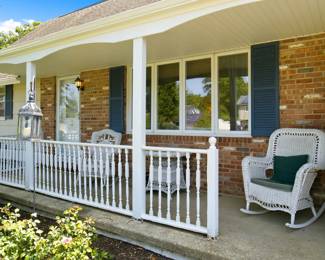 04Front Porch