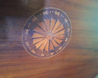 Inlay detail tilt top table