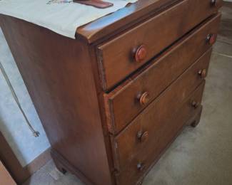 Maple dresser