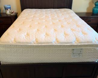 Queen bed, 15" pillow top Serta, Vera Wang edition