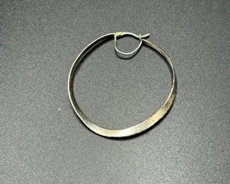 950 Marked Earring