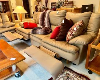 RECLINER SOFA
