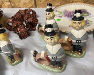 Napkin holder sets