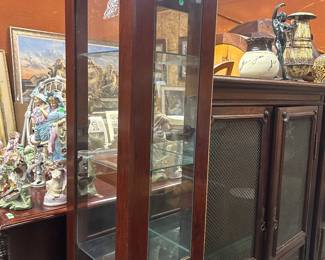 Lighted showcase