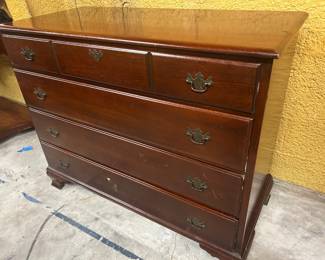 Good Mahogany chest of drawers by Hungerford