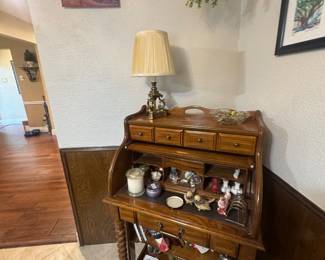 Perfect size sturdy desk
