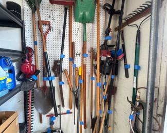 Garagemajal tools, yard tools, electric and hand held