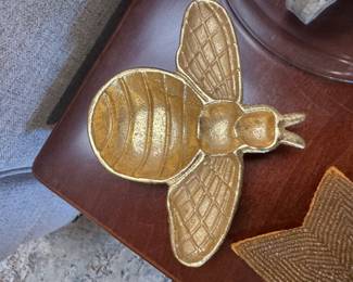 BZZZZ Golden  BEE 