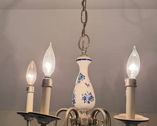 Cute Chandelier (must be able to take it down)