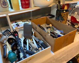 many utensils