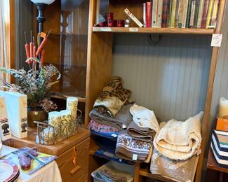 entertainment center, rugs & misc