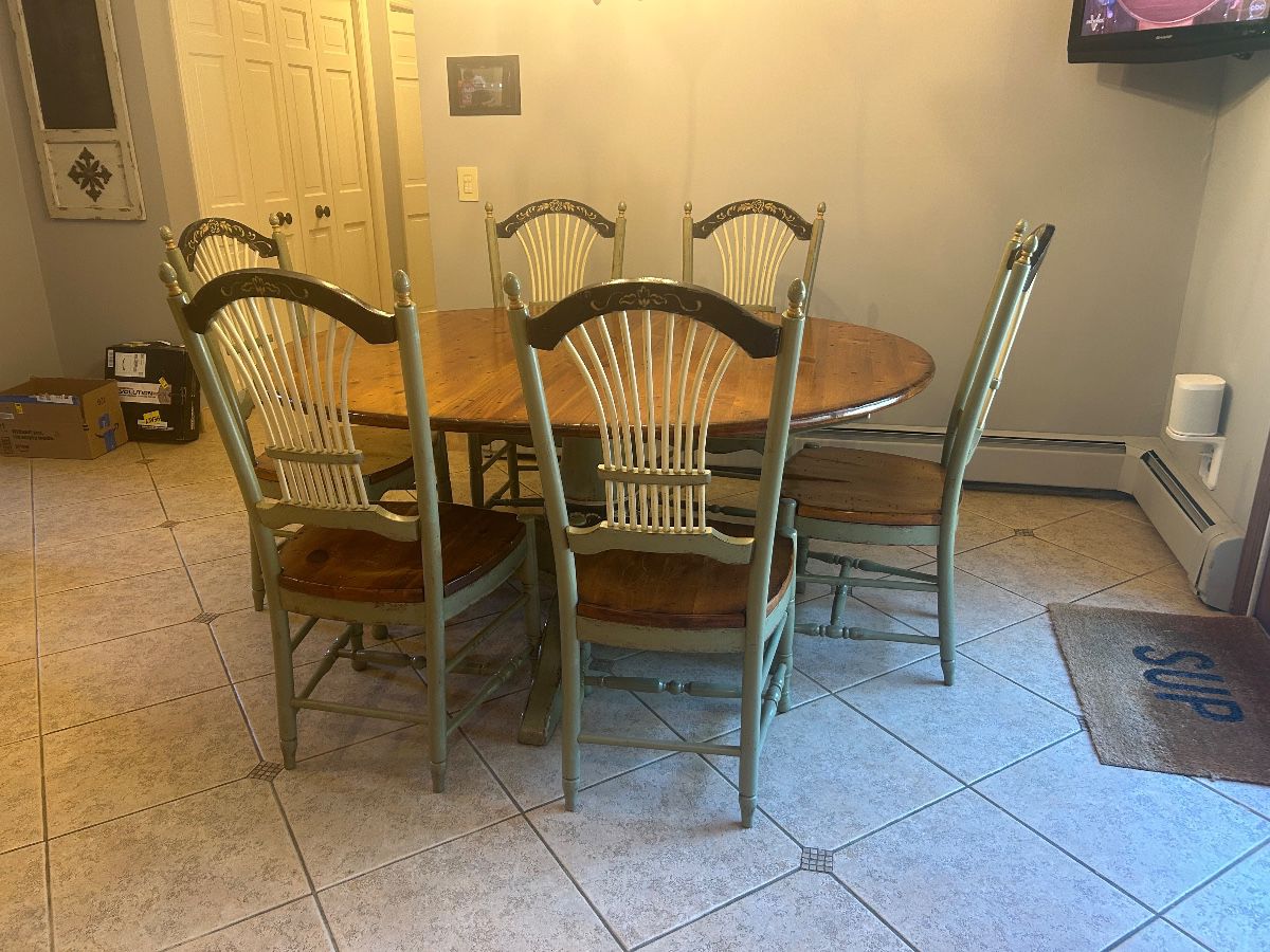 EDDY WEST HANDPAINTED KITCHEN TABLE & SIX CHAIRS ~ TABLE $1000, CHAIRS $1000 TABLE DIMENSIONS - L 54 INCHES PLUS TWO 12 IN LEAVES, W 53 IN, H 30 IN ~ CHAIR DIMENSIONS, H 42 IN, W 18 1/2 ,