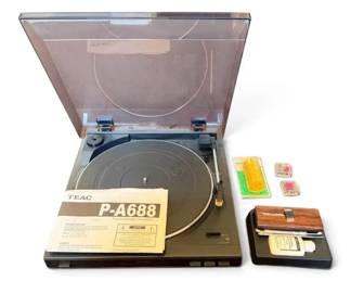 Teac PA688 Automatic Turntable W Cleaning Kit Additional Stylus