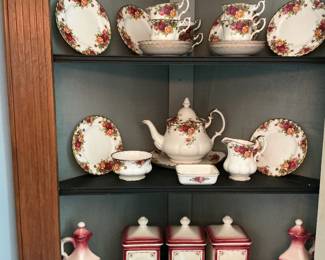 Spice set and Old Country Roses dish set
