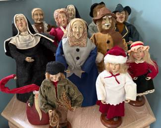 Buyer’s Choice Carolers