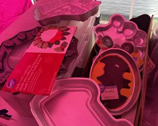 baking pans / cakes