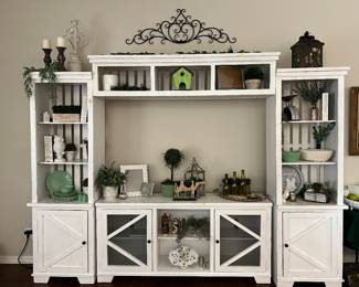 DARLING FARMHOUSE STYLE WALL UNIT AND DECOR
