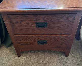 SINGLE OAK NIGHTSTAND