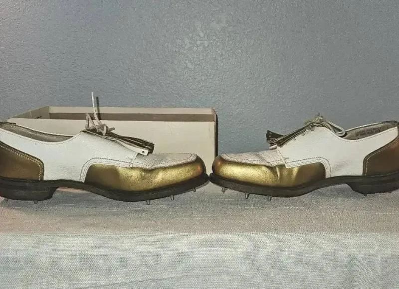 Vintage White & Gold Women's Spiked Golf Shoes, Size 7.5 AA