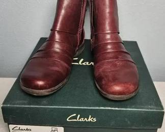 Clarks Leather Ankle Boots – Women's Size 6.5 M