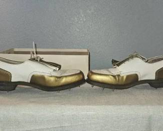 Vintage White & Gold Women's Spiked Golf Shoes, Size 7.5 AA