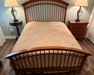 Thomasville Queen Bed