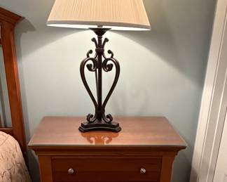 Ethan Allen Nightstand w/ Lamp