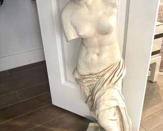 Venus de Milo statue