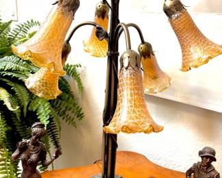 Tiffany style lily pond lamp