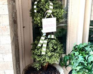 Artificial topiary