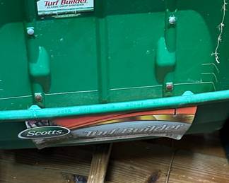 Scotts Turf Builder Classic Drop Spreader