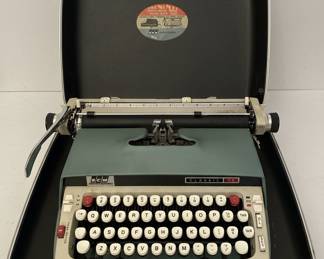 Smith-Corona Classic 12 Electric Typewriter