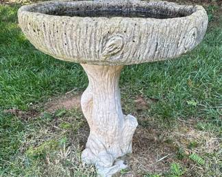 Tree Trunk Style Birdbath with Leaf and Vine Detail