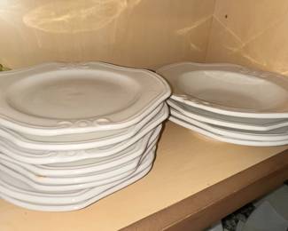 Tabletops Unlimited Chantilly Pattern Dinnerware