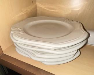 Tabletops Unlimited Chantilly Pattern Dinnerware