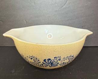 Pyrex Homestead Cinderella Mixing Bowl