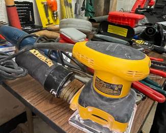 DeWalt Sheet Palm Sander