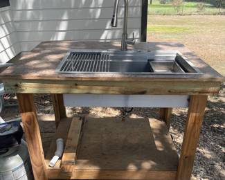 Outdoor Sink with hose connections