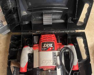 Plunge router