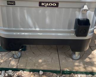 Igloo Party Cooler