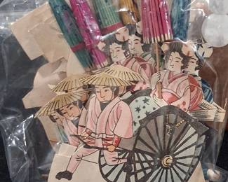 Vintage Asian paper place cards with umbrellas! The best!