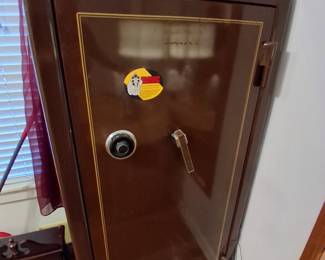 Huge floor safe