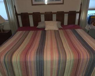 Very Nice Huntley Walnut Midcentury King Size Bed