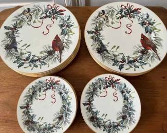 MC140Lenox Winter Greetings Dinnerware Plates
