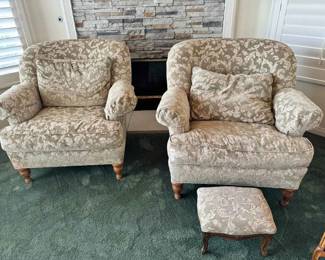 MC1752 Upholstered Lounge Chairs