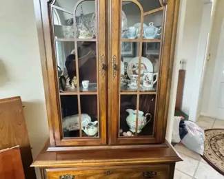 MC120Vintage Virginia Homes China Cabinet