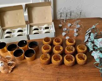 MC141Variety Of Different Napkin Holders