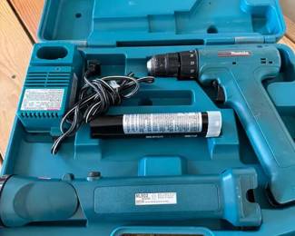 MC105Makita 6096D 9.6v Cordless Set