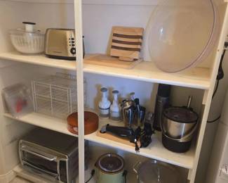 MC220Assortment Of Large And Small Kitchen Appliances