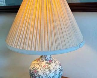 MC173Asian Floral Porcelain Table Lamp